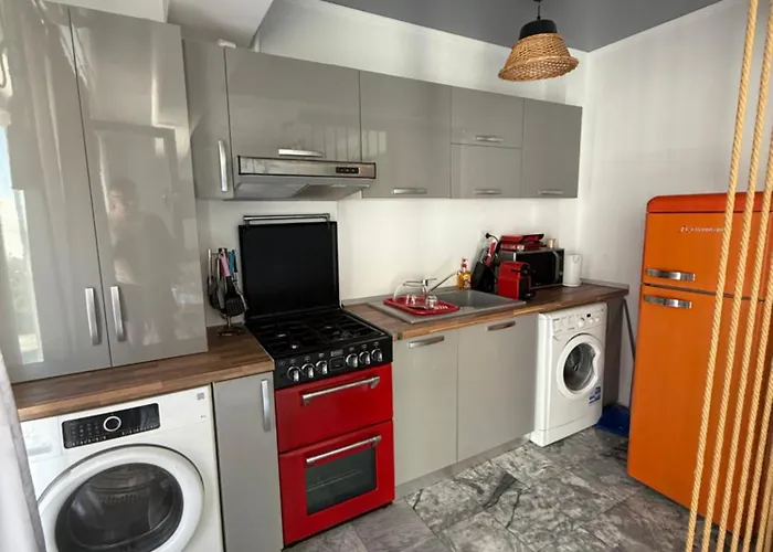 Emanuel Luxury 那沃达利