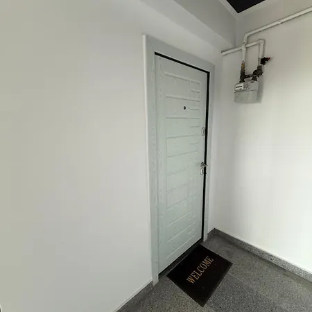 Emanuel Luxury アパート